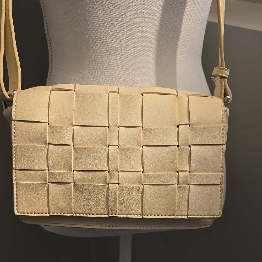 Elegant Cream Woven Crossbody Bag